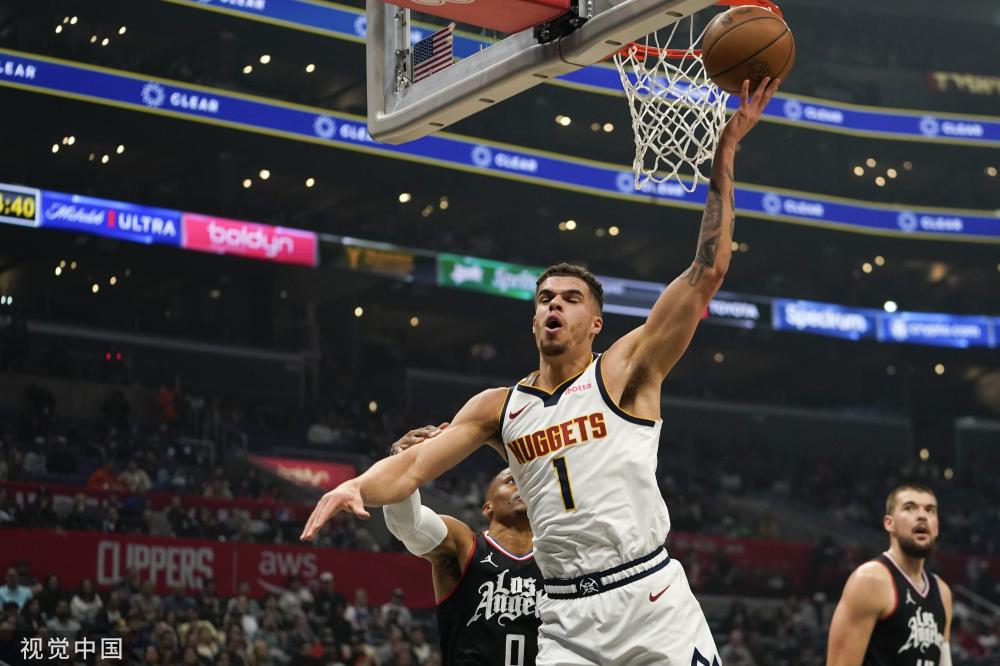 化的年轻球 化的年轻球